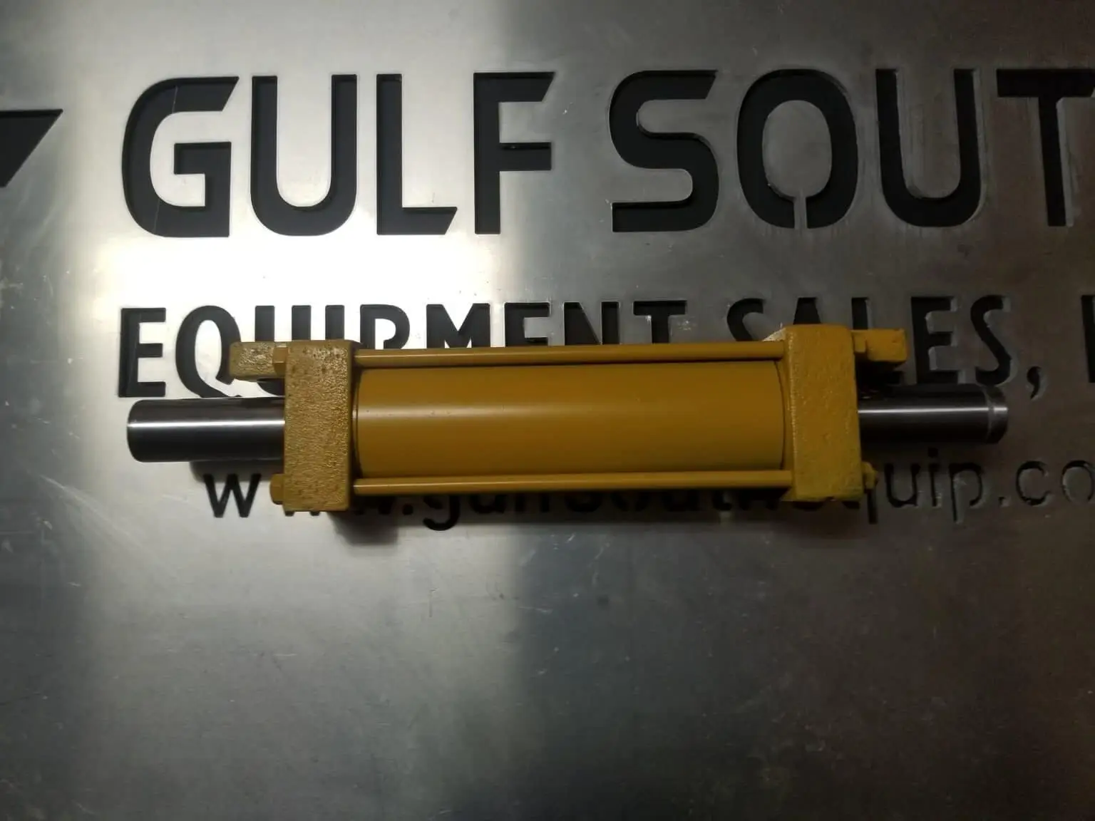 G107720 Case 2wd backhoe power Steering Cylinder new aftermarket