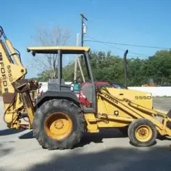 SALVAGE FORD 555D BACKHOE FOR PARTS GULF SOUTH EQUIPMENT SALES BATON ROUGE LOUISIANA