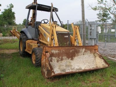 SALVAGE CASE 580L 4WD BACKHOE FOR PARTS GULF SOUTH EQUIPMENT SALES BATON ROUGE LOUISIANA