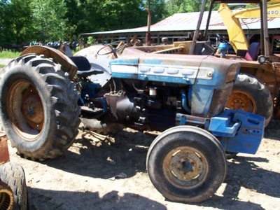 SALVAGE FORD 4000 TRACTOR FOR PARTS GULF SOUTH EQUIPMENT SALES BATON ROUGE LOUISIANA