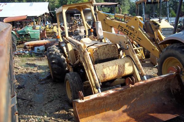 SALVAGE FORD 545 BACKHOE FOR PARTS GULF SOUTH EQUIPMENT SALES BATON ROUGE LOUISIANA