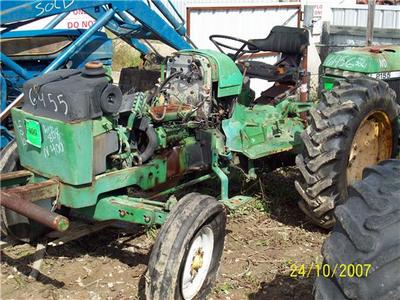 SALVAGE JOHN DEERE 2155 TRACTOR IN FOR PARTS GULF SOUTH EQUIPMENT SALES BATON ROUGE LOUISIANA