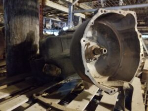 555E LB75 TRANSMISSION ASSEMBLY, USED NEED TO KNOW 2 OR 4WD AND TAG NUMBER