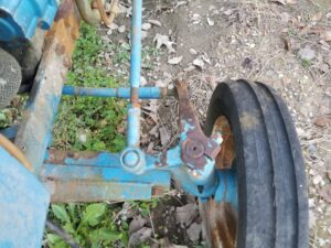 USED FORD 1300 LEFT 2WD STEERING ARM