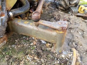USED MASSEY 2WD LEFT FRONT AXLE KNEE