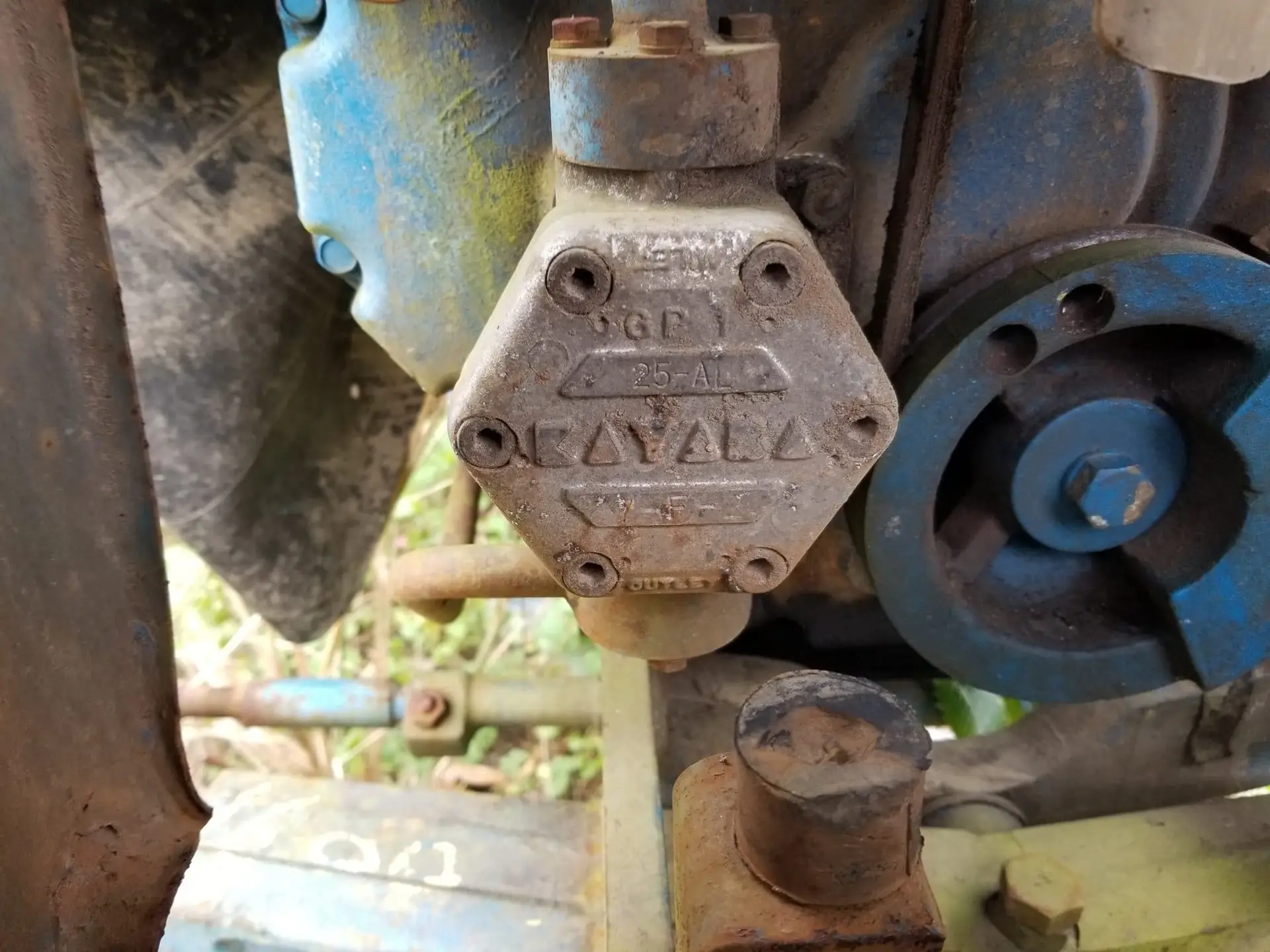 USED FORD 1600 HYDRAULIC PUMP