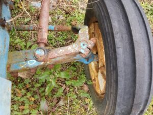 USED FORD 1600 LEFT STEERING ARM