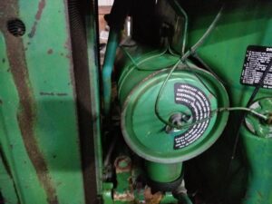 USED DEERE 2640 AIR CLEANER ASSEMBLY
