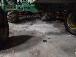 USED DEERE 2640 2WD FRONT AXLE ASSEMBLY