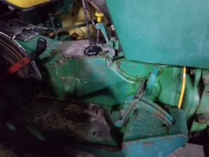 USED DEERE 2640 TRANSMISSION right side view