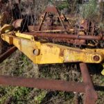 USED DEERE 310C 2WD FRONT AXLE - LESS CYLINDER