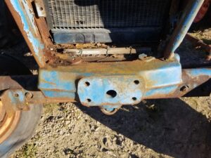 USED FORD 3000 FRONT AXLE BOLSTER