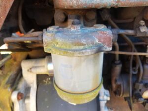 USED FORD 3000 FUEL FILTER HEAD