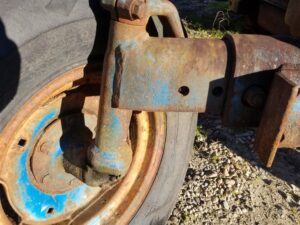 USED FORD 3000 RH FRONT AXLE KNEE