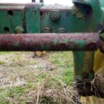 USED DEERE 4430 RIGHT HAND 2WD FRONT AXLE KNEE