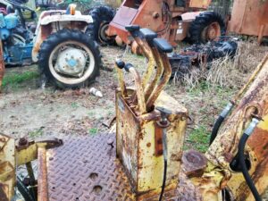 USED FORD 550 BACKHOE CONTROL TOWER - 19-551 MODEL HOE