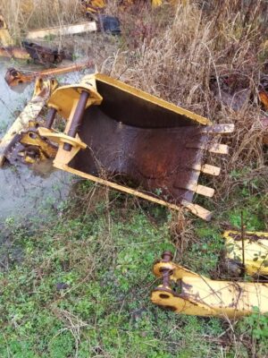 FORD 555C 555D SERIES BACKHOE BUCKET, MULTIPLE SIZES, USED TO PULL AND CHECK