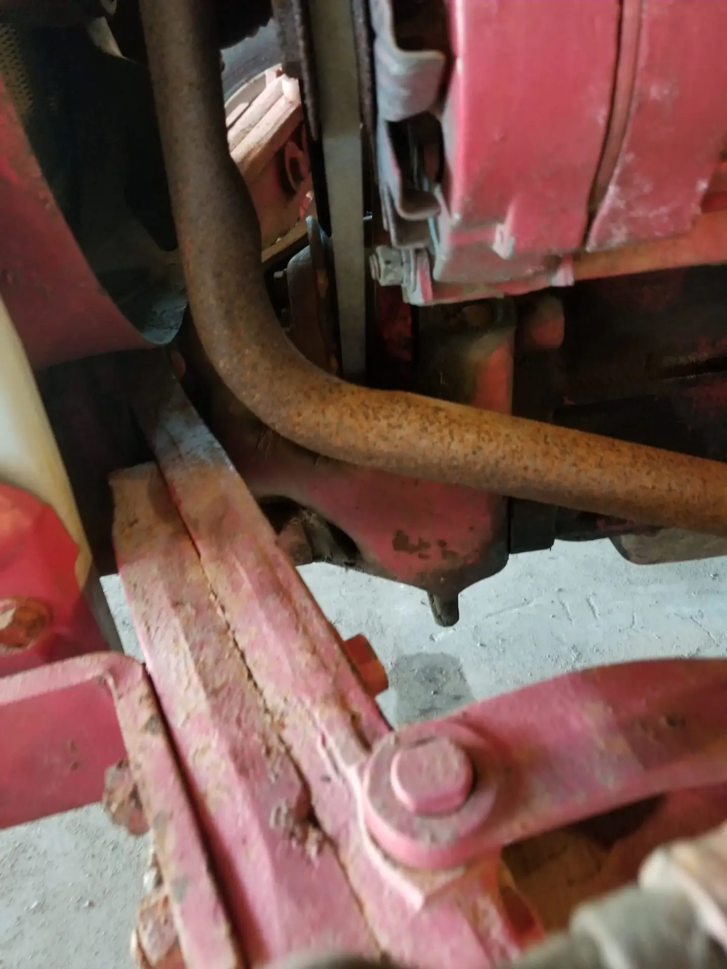 USED FORD 800 FRONT AXLE SUPPORT