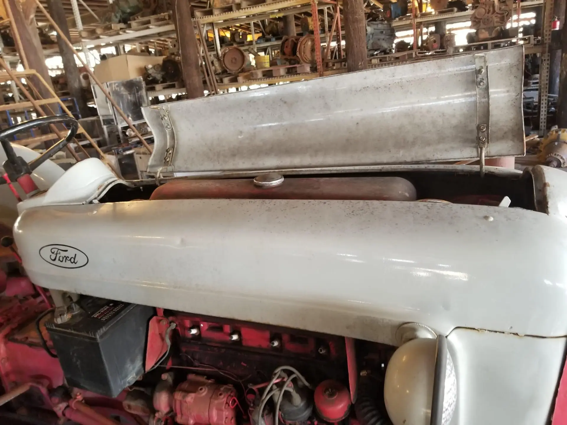 USED FORD 800 SERIES HOOD