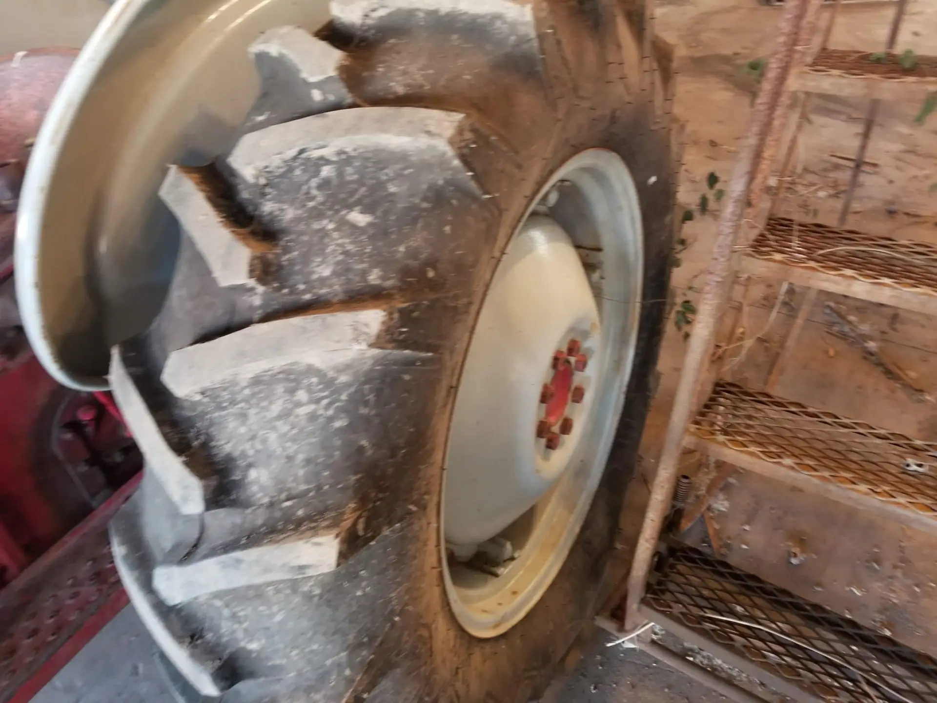 USED FORD 800 REAR WHEEL