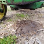 USED DEERE 820 2WD FRONT AXLE ASSEMBLY