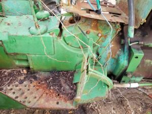 USED DEERE 820 TRANSMISSION ASSEMBLY