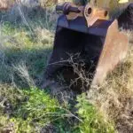 USED DEERE 120 EXCAVATOR BUCKET 40"