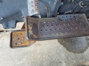 USED FORD 30 SERIES LEFT HAND RUNNING BOARD