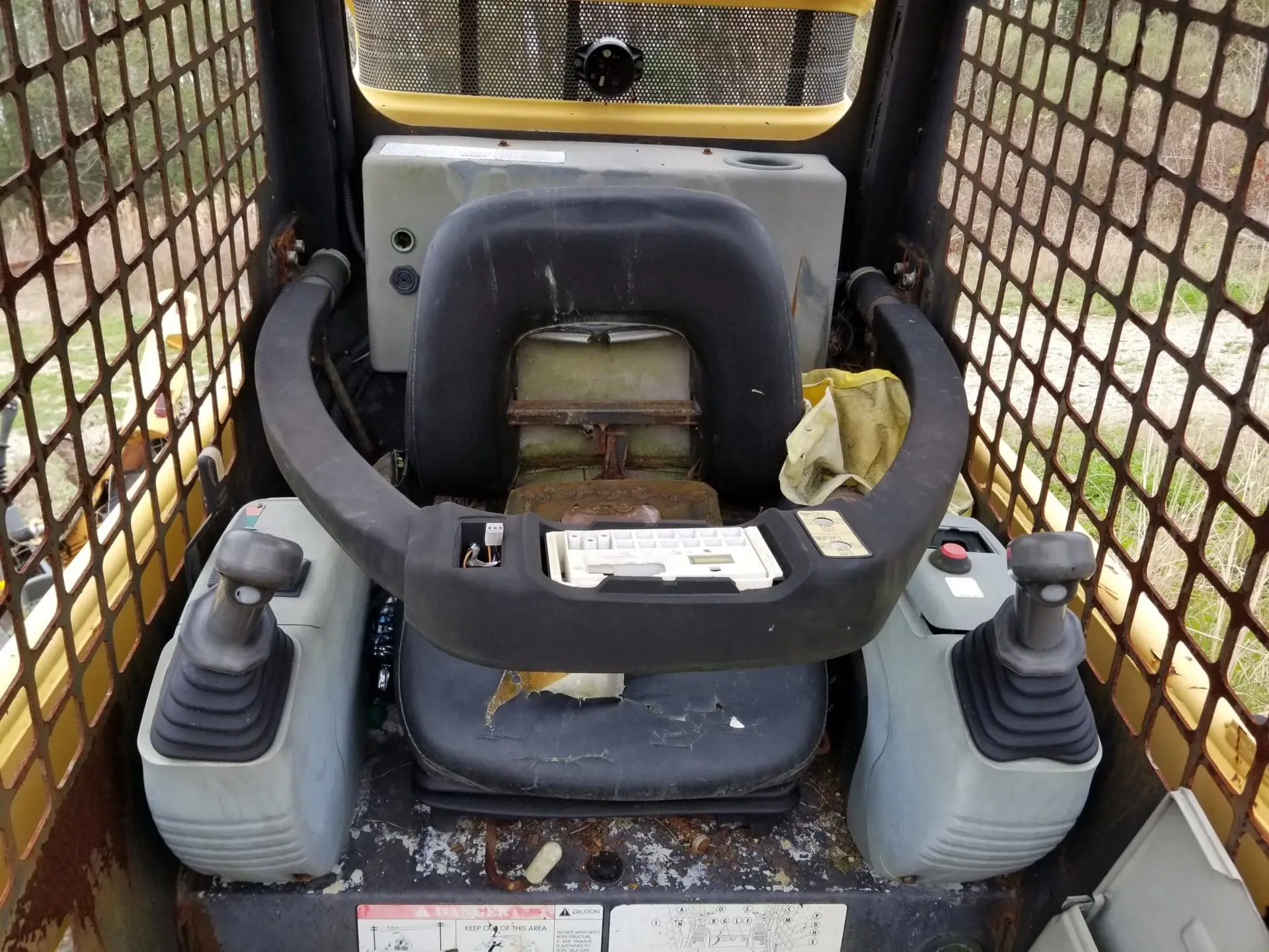 USED KOMATSU SK714 LAP BARS