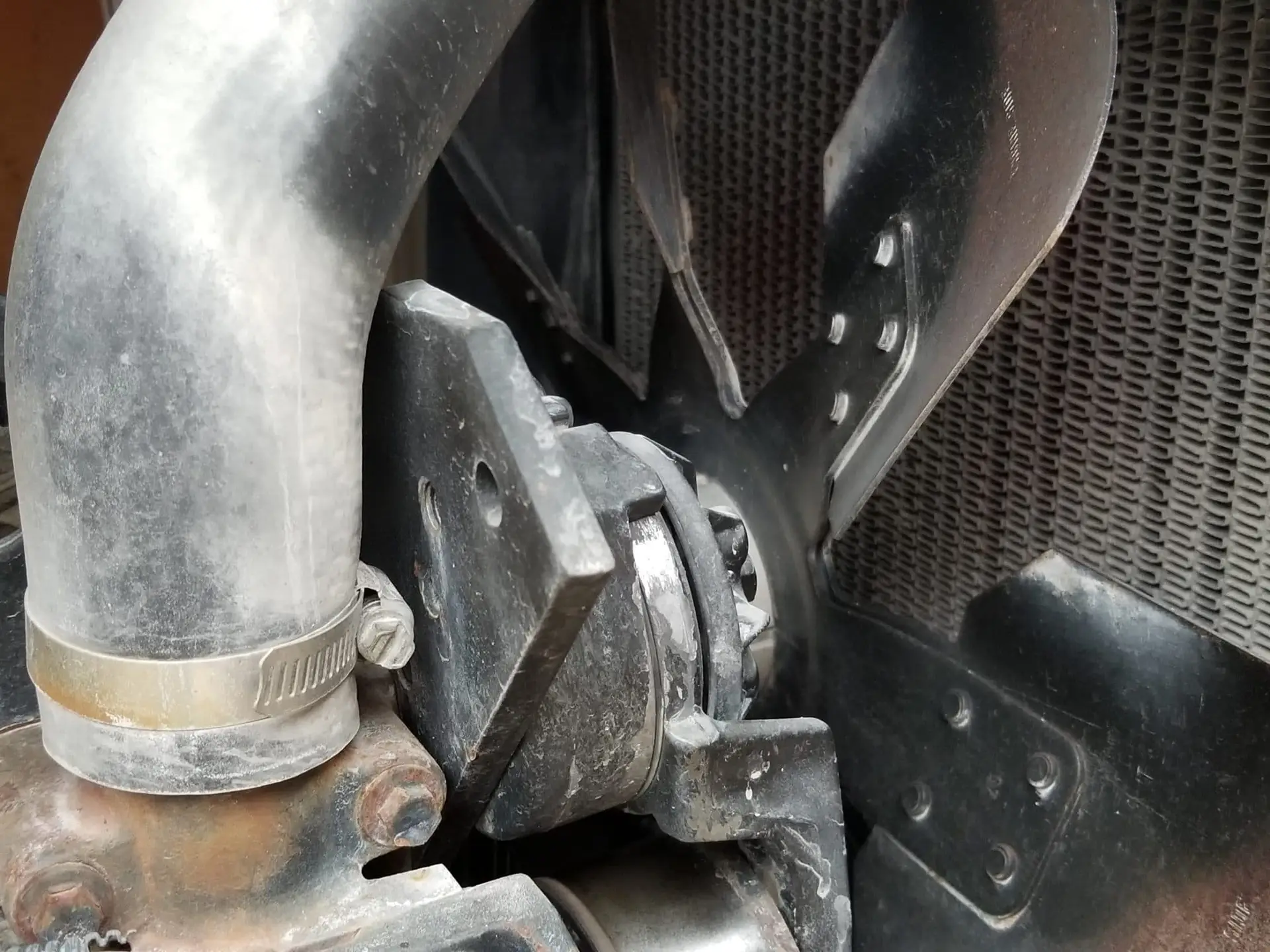 USED CASE 586G FORKLIFT COOLING FAN