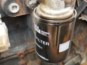 USED CASE 586G FORKLIFT ENGINE OIL FILTER