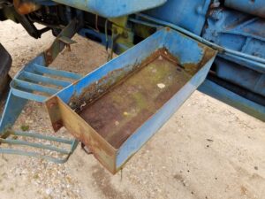 USED 7610 FORD BATTERY BOX