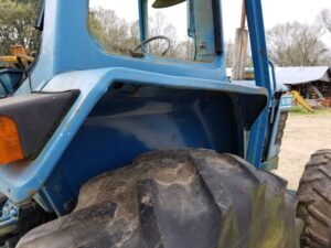 USED FORD 7610 R/H FENDER FOR CAB TRACTOR