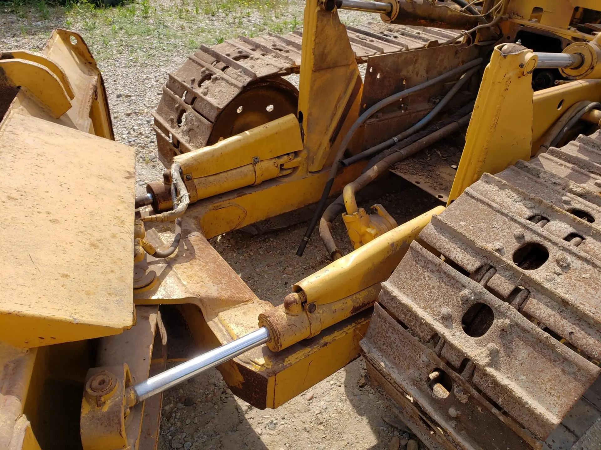 USED DEERE 450E DOZER C-FRAME