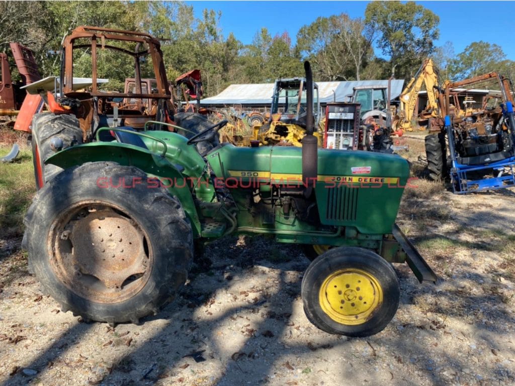 SALVAGE TRACTOR JOHN DEERE MODEL 950 FOR PARTS GULF SOUTH EQUIPMENT SALES BATON ROUGE LOUISIANA