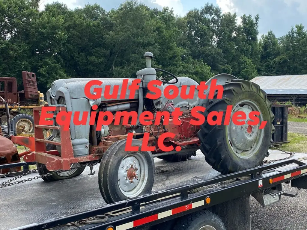 salvage ford 800 tractor for parts gulf south equipment sales Baton Rouge, Louisiana