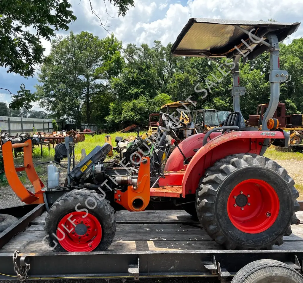 Kubota L3800DT Tractor in for Salvage