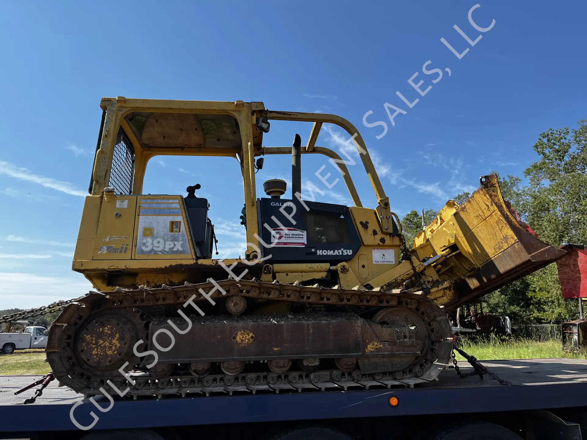 Komatsu D39PX-21 in for Salvage