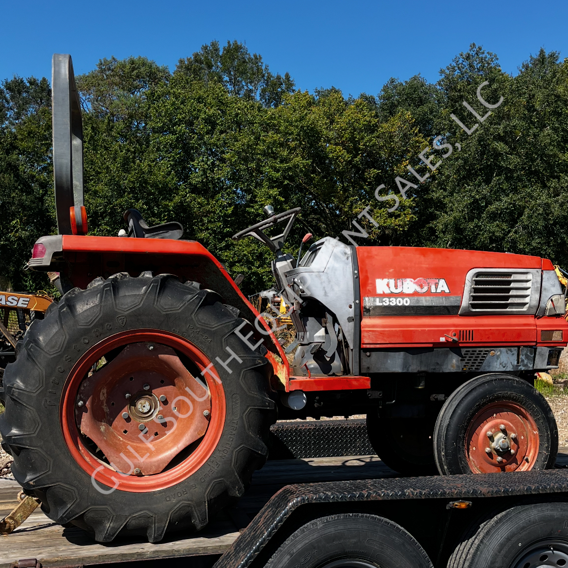 Kubota L3300 2WD in for Salvage