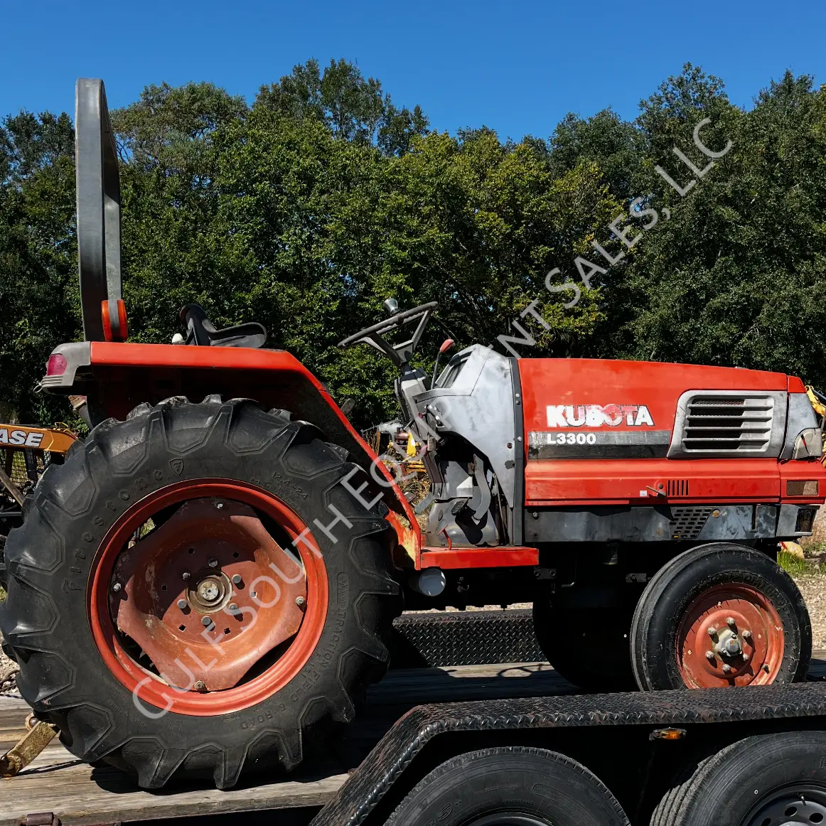 Kubota L3300 2WD in for Salvage
