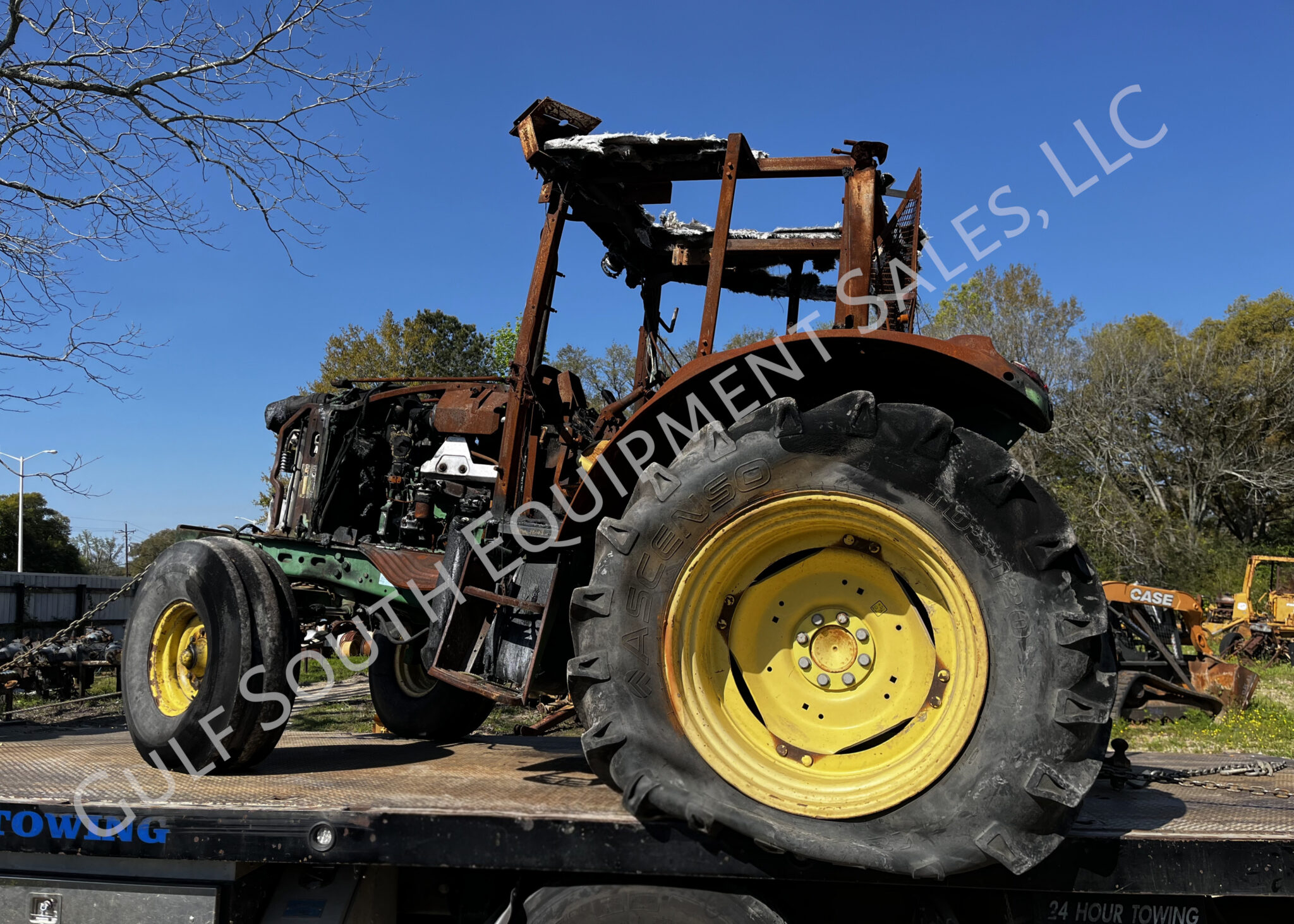 John Deere 6415 TR CAB 2WD in for Salvage